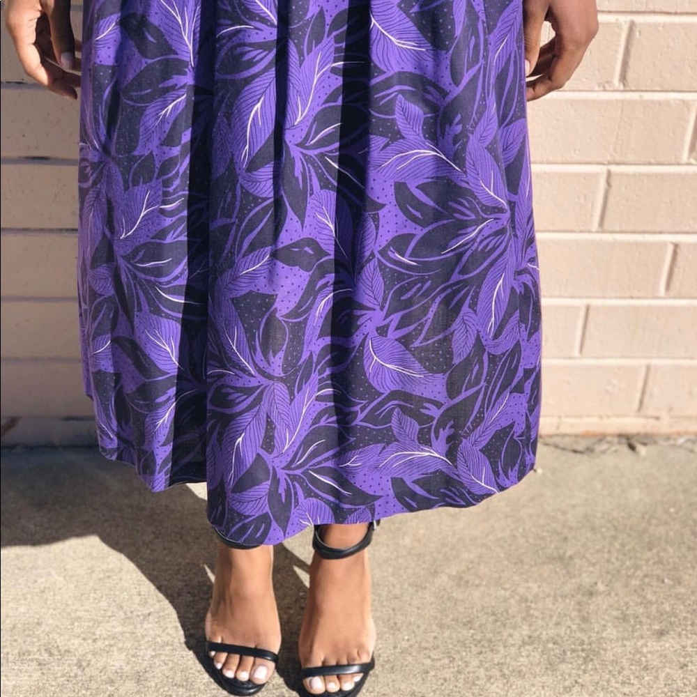 Calf Length A line skirt with Leaf print
